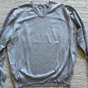 Peter Millar V-Neck Sweater, Men’s size XL, Light Grey